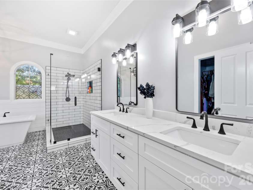 115 Gibbs Road, Mooresville, NC 28117.  MLS# CAR4403261, YatesRealty ID 38607. 