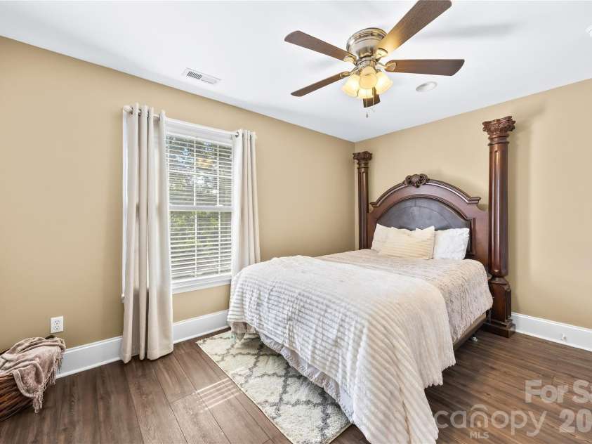 115 Gibbs Road, Mooresville, NC 28117.  MLS# CAR4403261, YatesRealty ID 38607. 