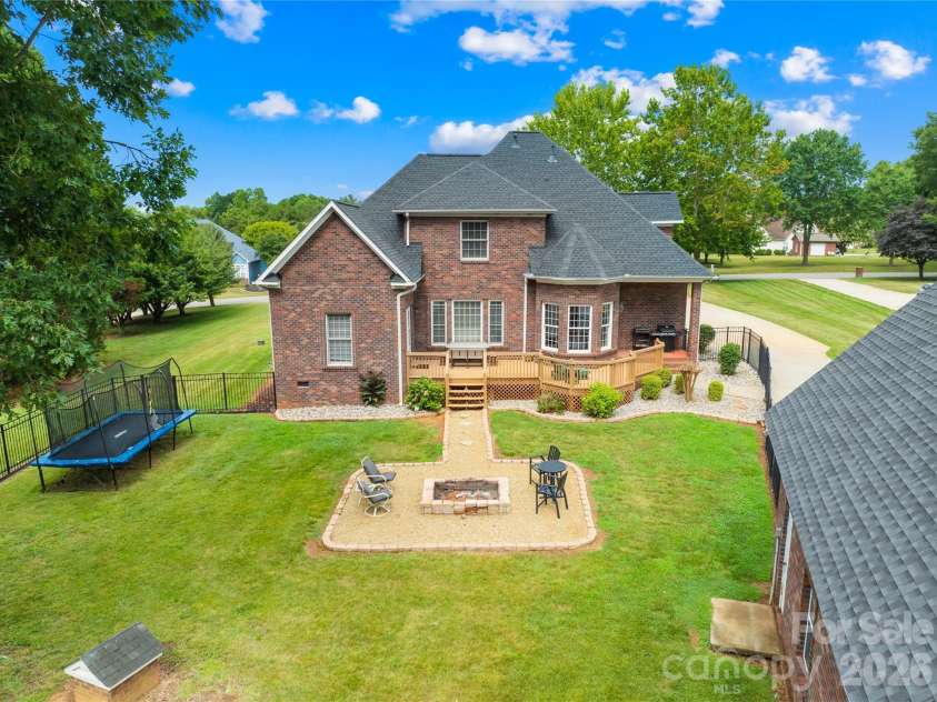 115 Gibbs Road, Mooresville, NC 28117.  MLS# CAR4403261, YatesRealty ID 38607. 