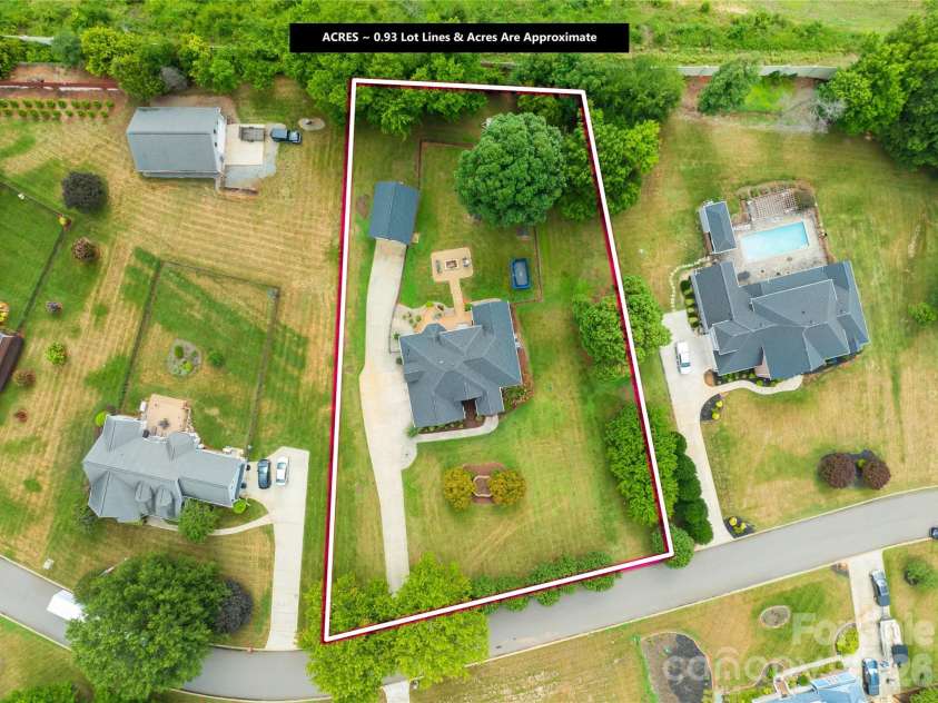 115 Gibbs Road, Mooresville, NC 28117.  MLS# CAR4403261, YatesRealty ID 38607. 