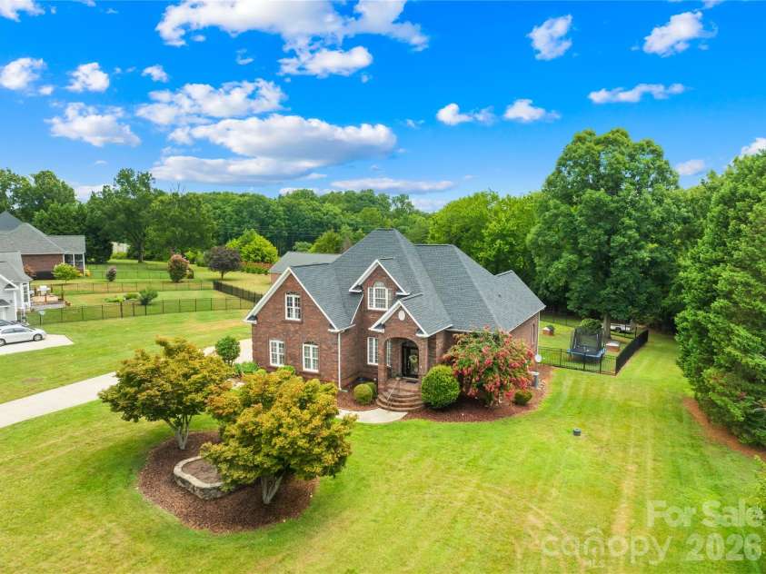 115 Gibbs Road, Mooresville, NC 28117.  MLS# CAR4403261, YatesRealty ID 38607. 