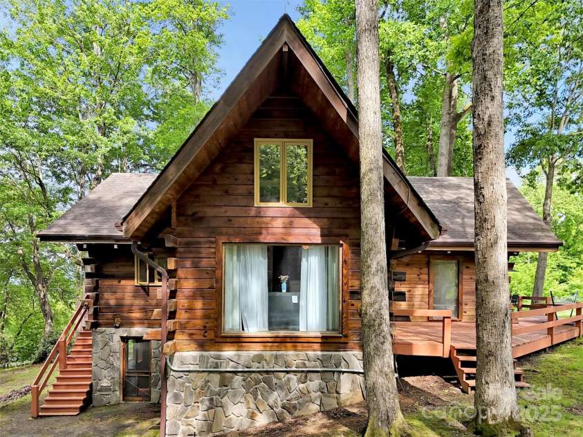 770 Shelton Cove Road, Waynesville, NC 28785.  MLS# CAR4240976, YatesRealty ID 3861. 