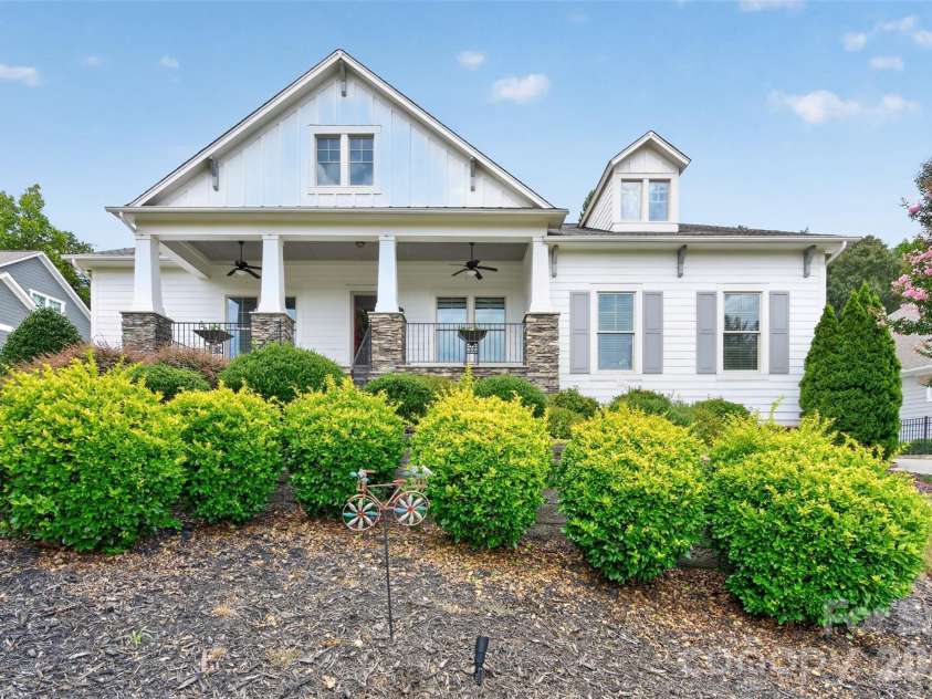 1133 Wessington Manor Lane, Fort Mill, SC 29715.  MLS# CAR4404569, YatesRealty ID 38610. 