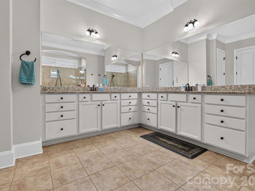 1133 Wessington Manor Lane, Fort Mill, SC 29715.  MLS# CAR4404569, YatesRealty ID 38610. 