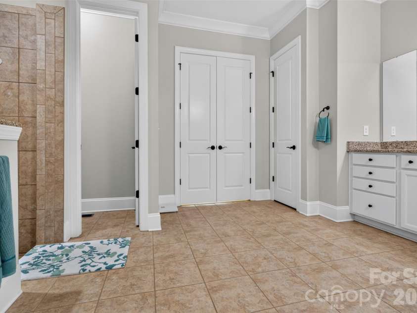 1133 Wessington Manor Lane, Fort Mill, SC 29715.  MLS# CAR4404569, YatesRealty ID 38610. 