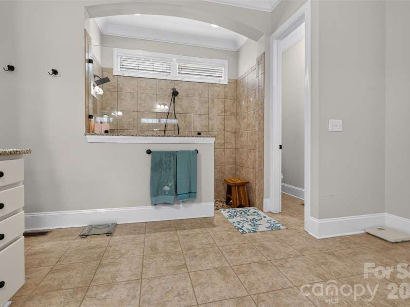 1133 Wessington Manor Lane, Fort Mill, SC 29715.  MLS# CAR4404569, YatesRealty ID 38610. 