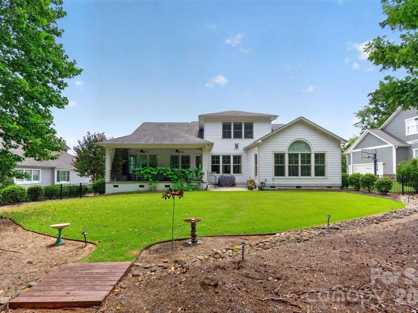 1133 Wessington Manor Lane, Fort Mill, SC 29715.  MLS# CAR4404569, YatesRealty ID 38610. 