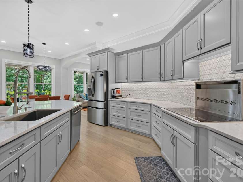 1133 Wessington Manor Lane, Fort Mill, SC 29715.  MLS# CAR4404569, YatesRealty ID 38610. Kitchen