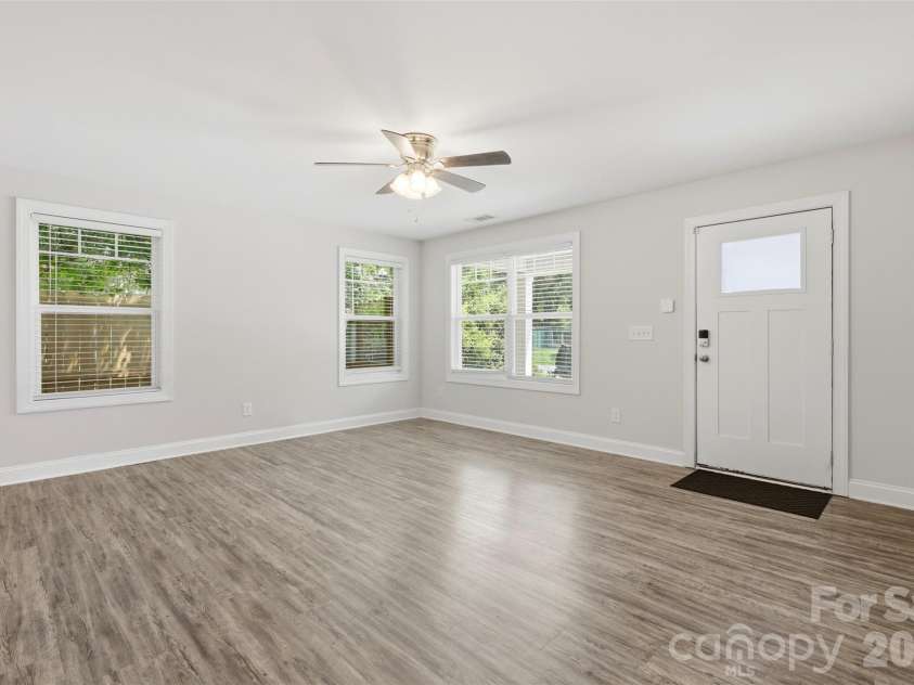 4221 End Street, Charlotte, NC 28208.  MLS# CAR4405194, YatesRealty ID 38611. 