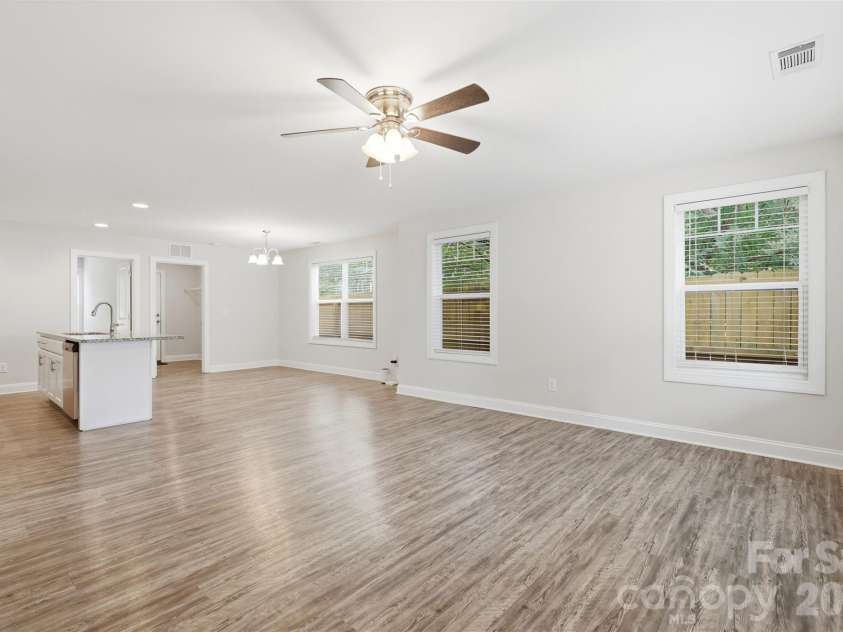 4221 End Street, Charlotte, NC 28208.  MLS# CAR4405194, YatesRealty ID 38611. 