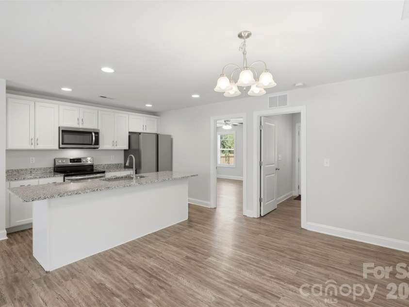 4221 End Street, Charlotte, NC 28208.  MLS# CAR4405194, YatesRealty ID 38611. 