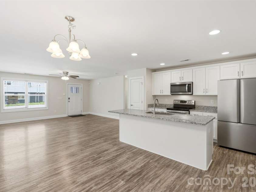 4221 End Street, Charlotte, NC 28208.  MLS# CAR4405194, YatesRealty ID 38611. 