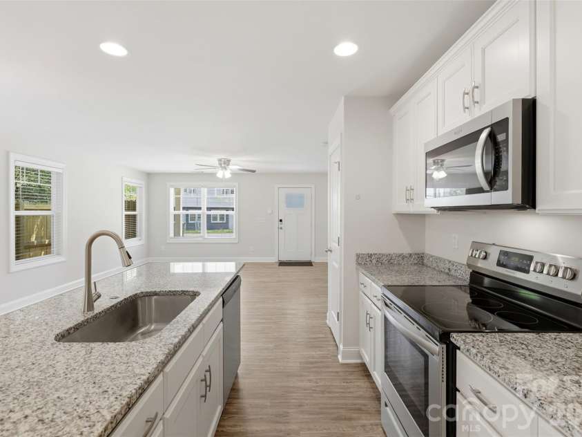 4221 End Street, Charlotte, NC 28208.  MLS# CAR4405194, YatesRealty ID 38611. 