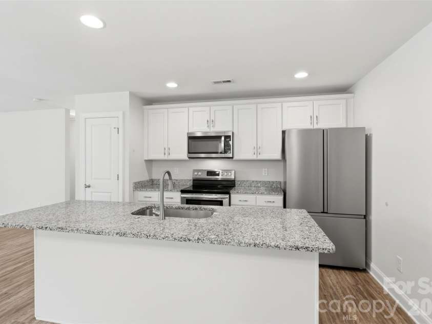 4221 End Street, Charlotte, NC 28208.  MLS# CAR4405194, YatesRealty ID 38611. 