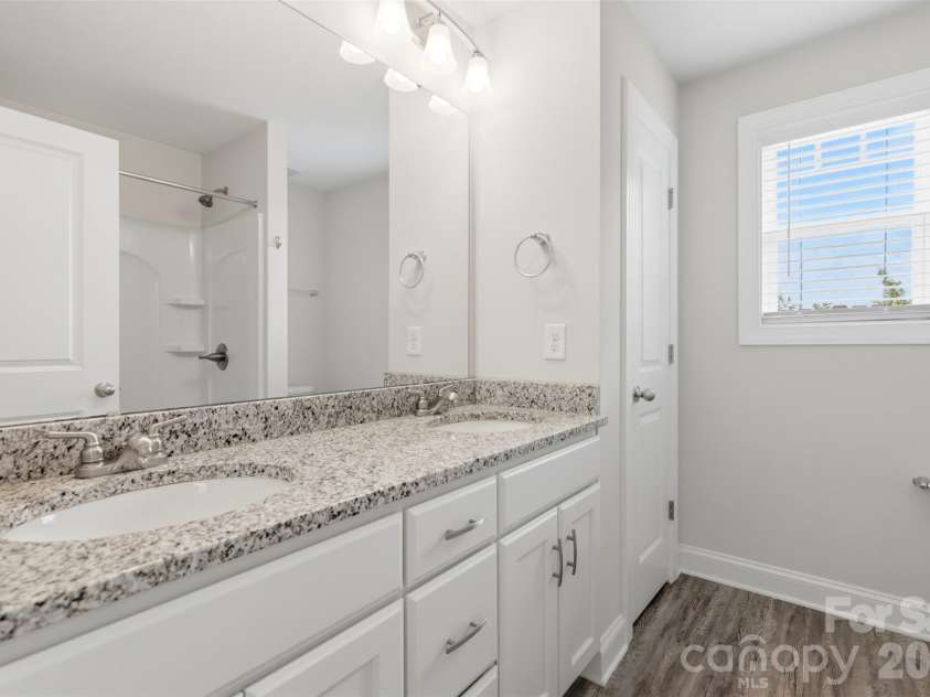 4221 End Street, Charlotte, NC 28208.  MLS# CAR4405194, YatesRealty ID 38611. 
