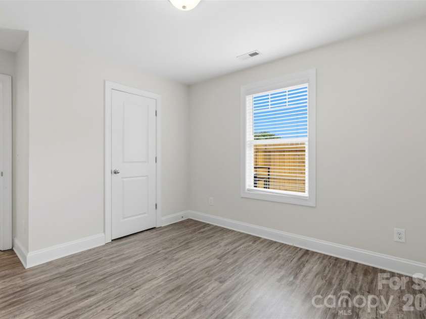 4221 End Street, Charlotte, NC 28208.  MLS# CAR4405194, YatesRealty ID 38611. 