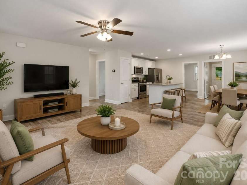 4221 End Street, Charlotte, NC 28208.  MLS# CAR4405194, YatesRealty ID 38611. 