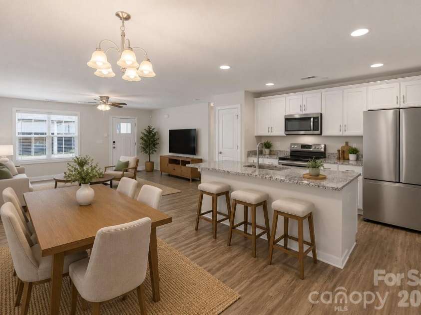 4221 End Street, Charlotte, NC 28208.  MLS# CAR4405194, YatesRealty ID 38611. 