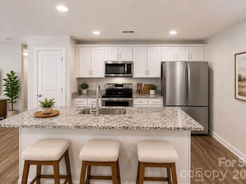 4221 End Street, Charlotte, NC 28208.  MLS# CAR4405194, YatesRealty ID 38611. 
