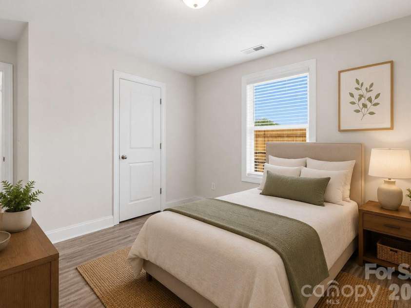 4221 End Street, Charlotte, NC 28208.  MLS# CAR4405194, YatesRealty ID 38611. 