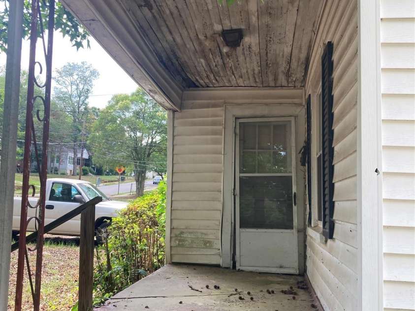 631 Elm Street, Salisbury, NC 28144.  MLS# CAR4400501, YatesRealty ID 38614. 