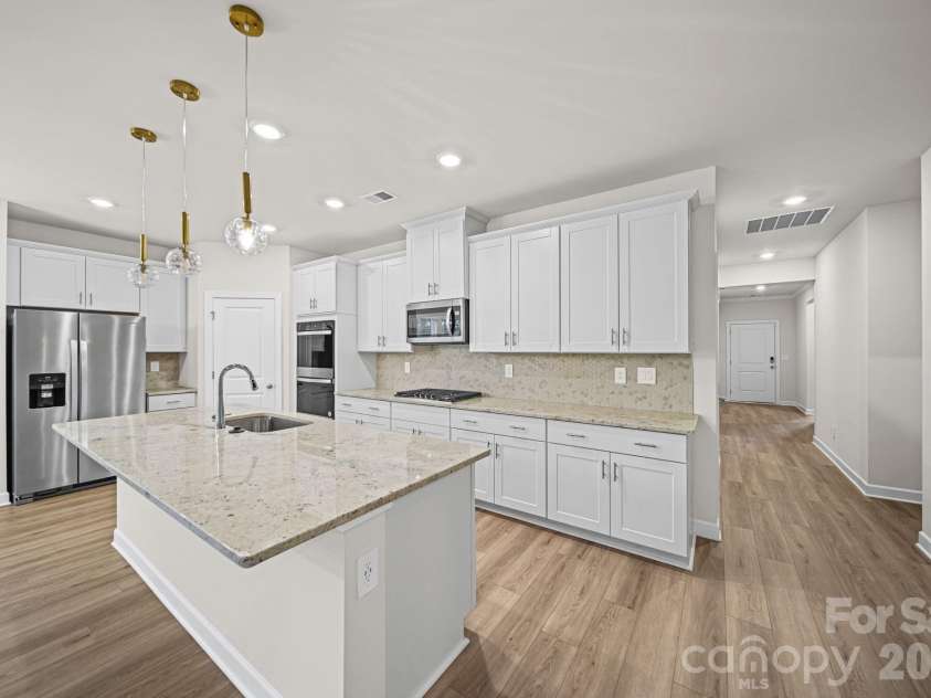 6220 Barcelona Way, Charlotte, NC 28214.  MLS# CAR4404198, YatesRealty ID 38615. 