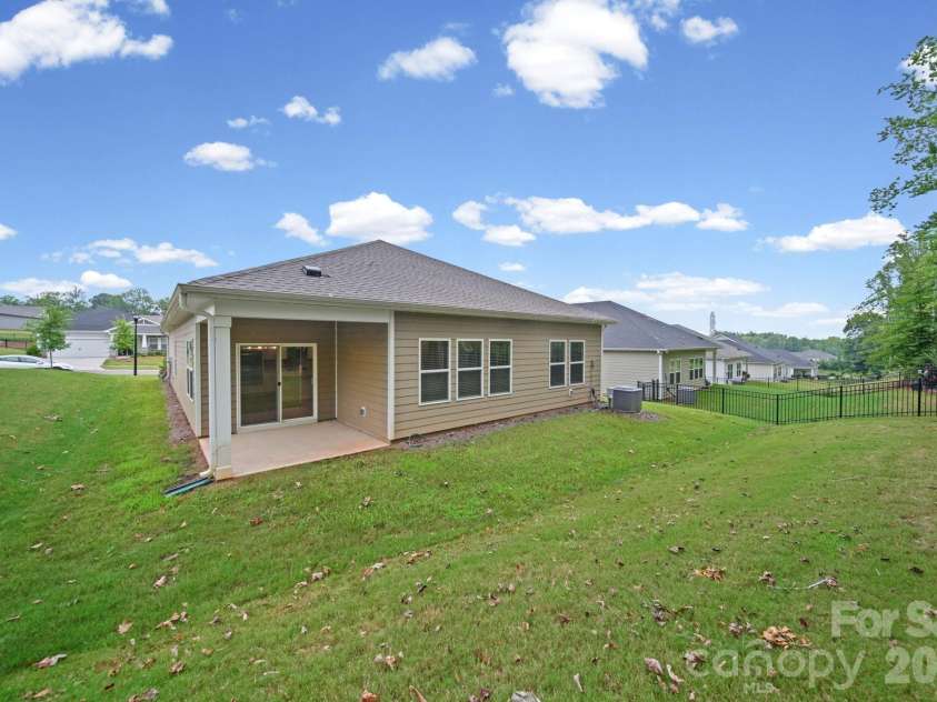 6220 Barcelona Way, Charlotte, NC 28214.  MLS# CAR4404198, YatesRealty ID 38615. 