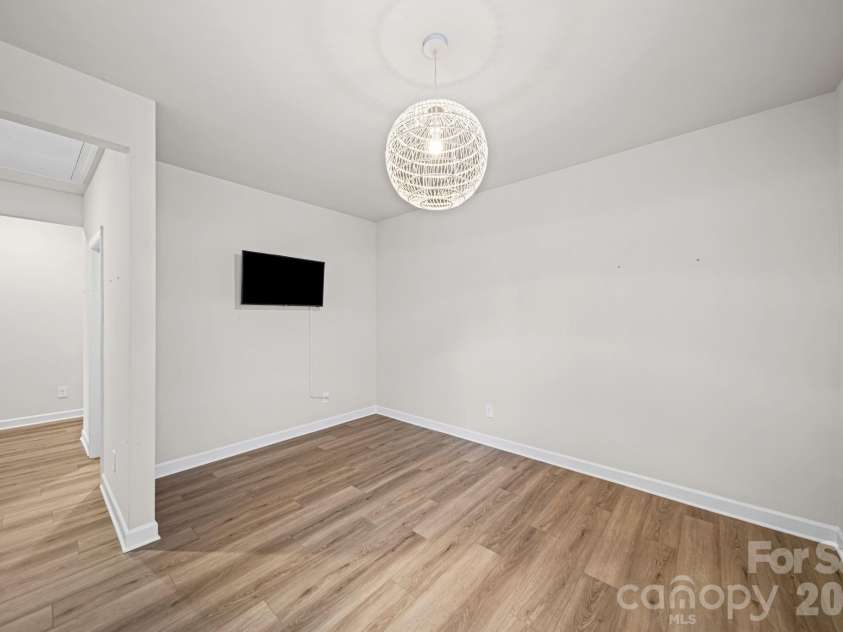 6220 Barcelona Way, Charlotte, NC 28214.  MLS# CAR4404198, YatesRealty ID 38615. Flex room