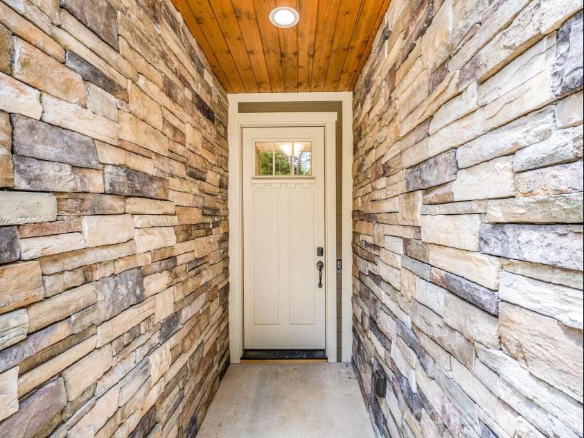 572 Sweet Birch Park Lane, Black Mountain, NC 28711.  MLS# CAR4396853, YatesRealty ID 38616. 