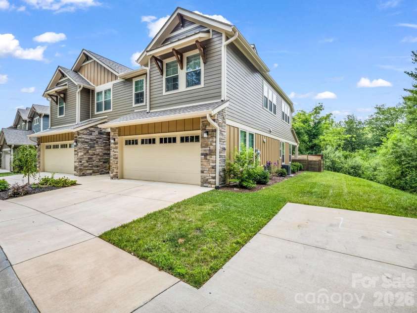 572 Sweet Birch Park Lane, Black Mountain, NC 28711.  MLS# CAR4396853, YatesRealty ID 38616. 