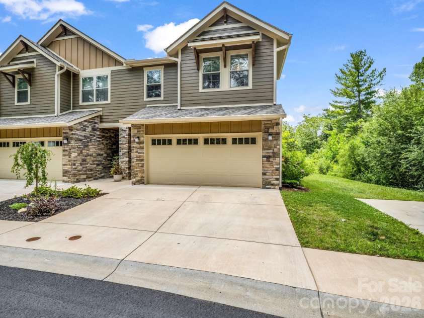 572 Sweet Birch Park Lane, Black Mountain, NC 28711.  MLS# CAR4396853, YatesRealty ID 38616. 