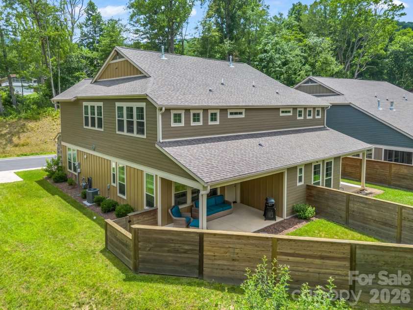 572 Sweet Birch Park Lane, Black Mountain, NC 28711.  MLS# CAR4396853, YatesRealty ID 38616. 