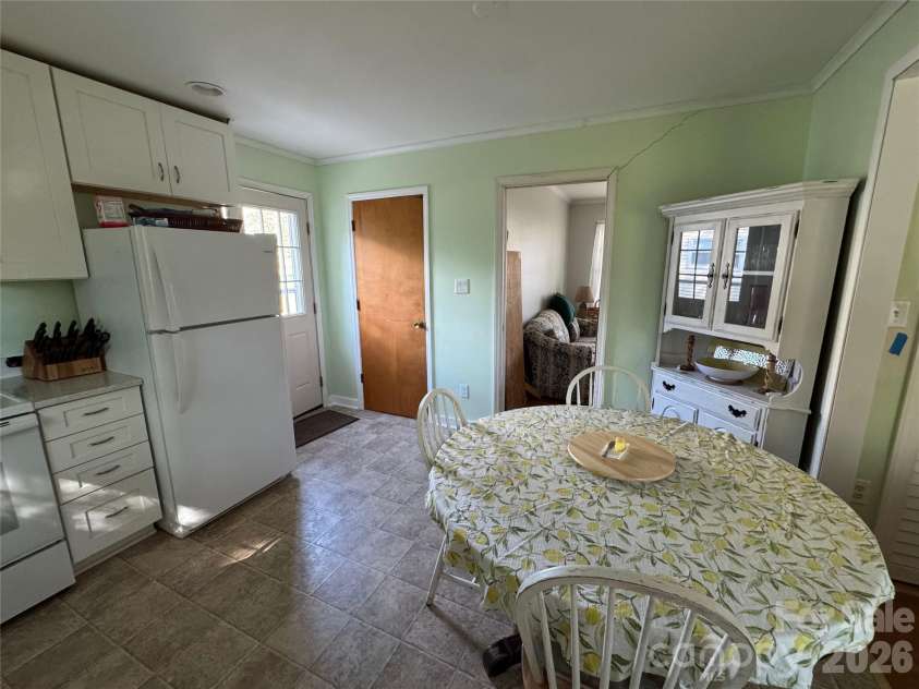7644 Bramblewood Drive, Charlotte, NC 28217.  MLS# CAR4397950, YatesRealty ID 38618. 