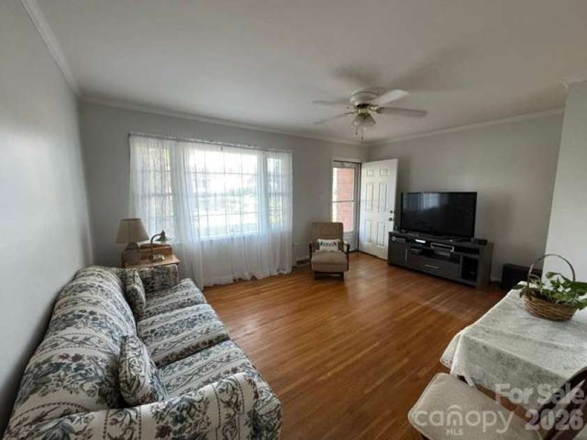 7644 Bramblewood Drive, Charlotte, NC 28217.  MLS# CAR4397950, YatesRealty ID 38618. 