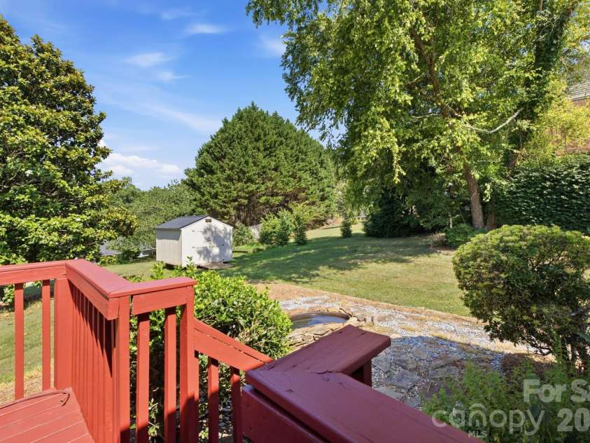 3842 Serenity Drive, Hickory, NC 28602.  MLS# CAR4384261, YatesRealty ID 38619. 