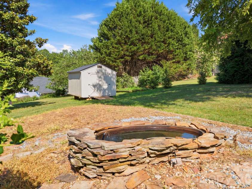 3842 Serenity Drive, Hickory, NC 28602.  MLS# CAR4384261, YatesRealty ID 38619. 