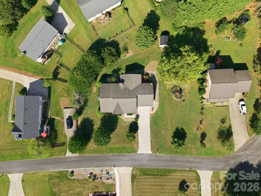 3842 Serenity Drive, Hickory, NC 28602.  MLS# CAR4384261, YatesRealty ID 38619. 