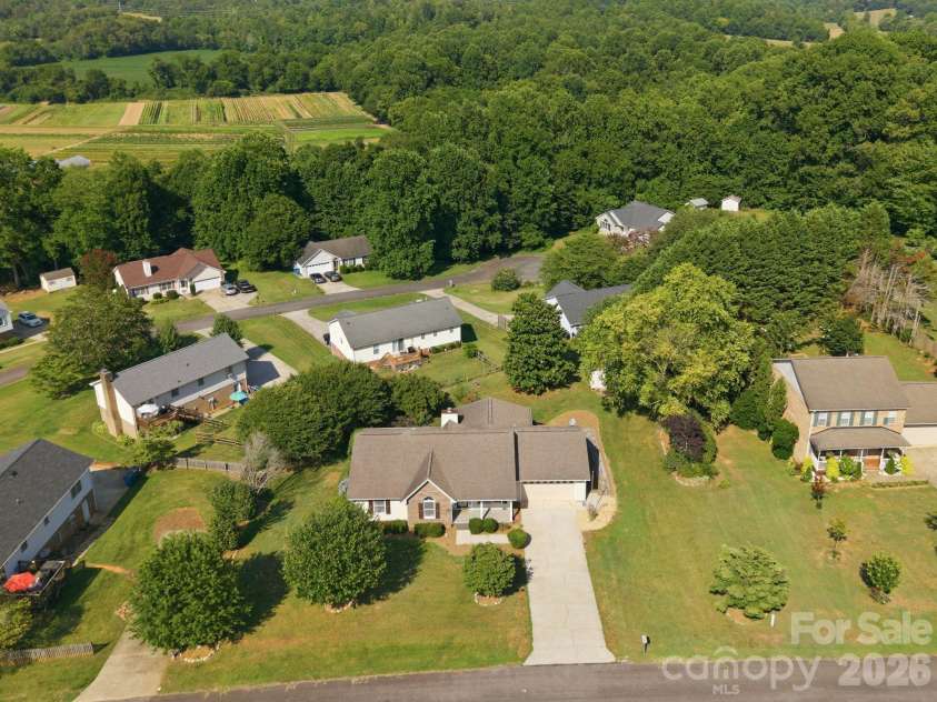 3842 Serenity Drive, Hickory, NC 28602.  MLS# CAR4384261, YatesRealty ID 38619. 