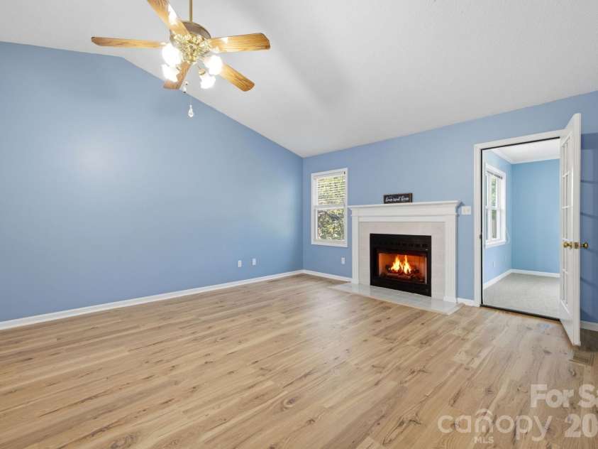 3842 Serenity Drive, Hickory, NC 28602.  MLS# CAR4384261, YatesRealty ID 38619. 