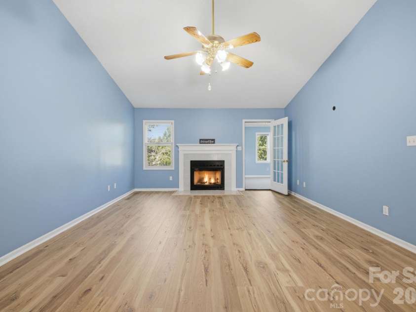 3842 Serenity Drive, Hickory, NC 28602.  MLS# CAR4384261, YatesRealty ID 38619. 