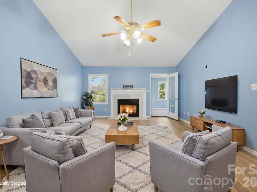 3842 Serenity Drive, Hickory, NC 28602.  MLS# CAR4384261, YatesRealty ID 38619. 