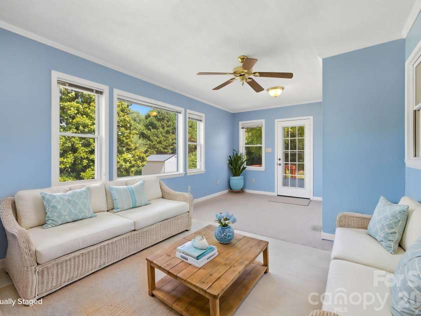 3842 Serenity Drive, Hickory, NC 28602.  MLS# CAR4384261, YatesRealty ID 38619. 