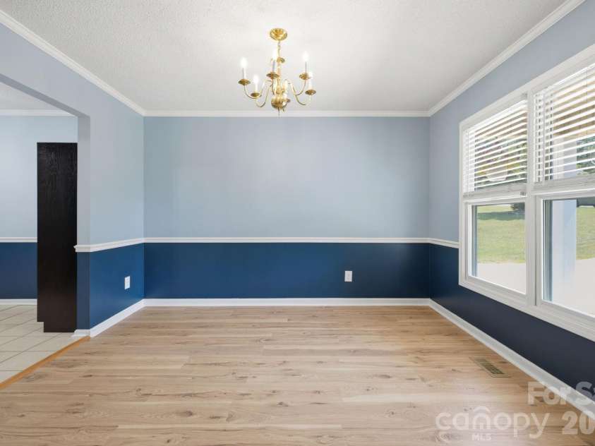 3842 Serenity Drive, Hickory, NC 28602.  MLS# CAR4384261, YatesRealty ID 38619. 