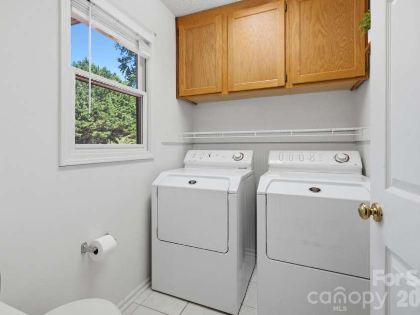 3842 Serenity Drive, Hickory, NC 28602.  MLS# CAR4384261, YatesRealty ID 38619. 