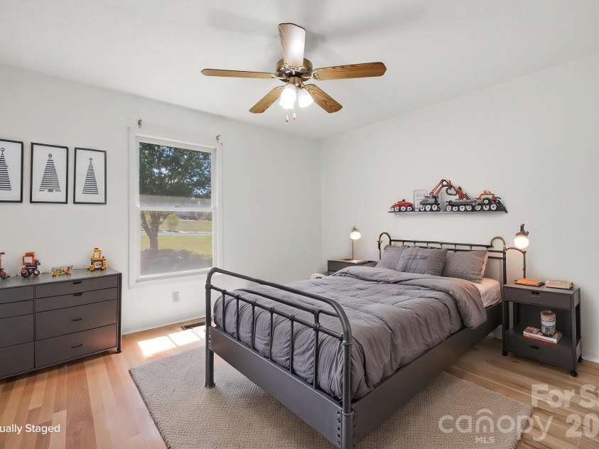 3842 Serenity Drive, Hickory, NC 28602.  MLS# CAR4384261, YatesRealty ID 38619. 