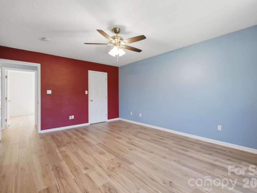3842 Serenity Drive, Hickory, NC 28602.  MLS# CAR4384261, YatesRealty ID 38619. 
