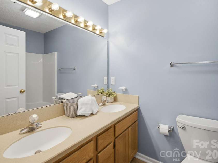 3842 Serenity Drive, Hickory, NC 28602.  MLS# CAR4384261, YatesRealty ID 38619. 