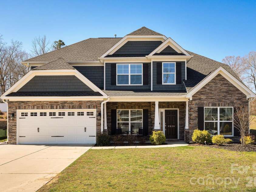2929 Fernley Court, High Point, NC 27262.  MLS# CAR4356637, YatesRealty ID 3862. 
