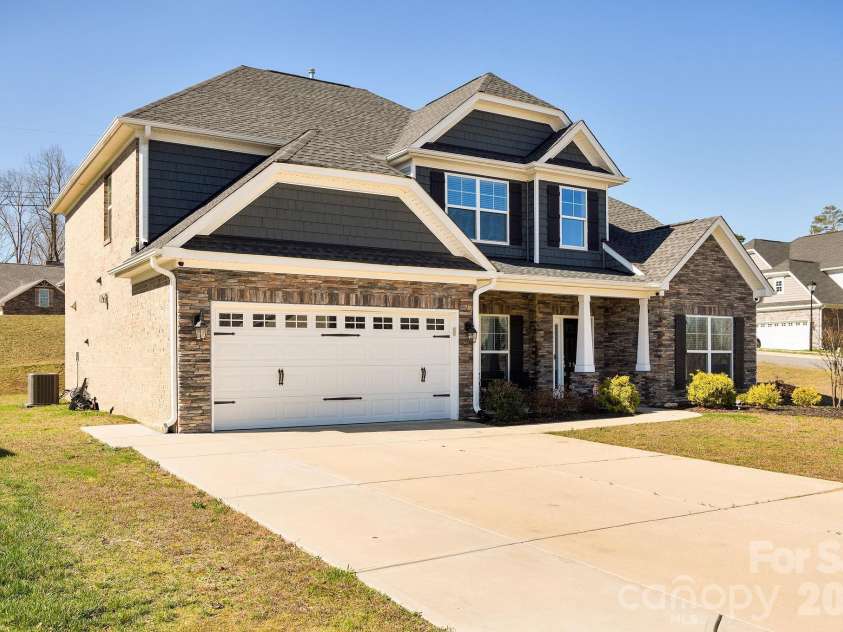 2929 Fernley Court, High Point, NC 27262.  MLS# CAR4356637, YatesRealty ID 3862. 