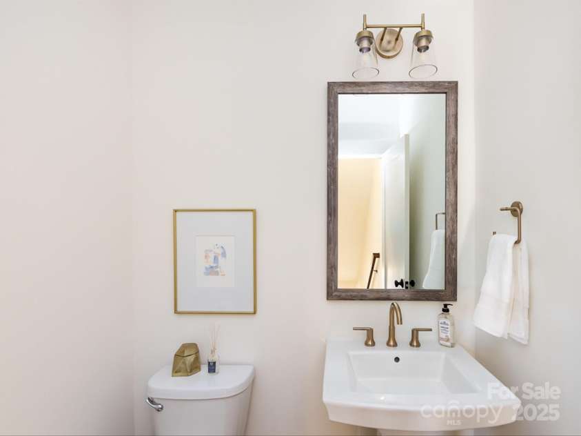 3022 Kalex Court, Charlotte, NC 28204.  MLS# CAR4297350, YatesRealty ID 3862. 